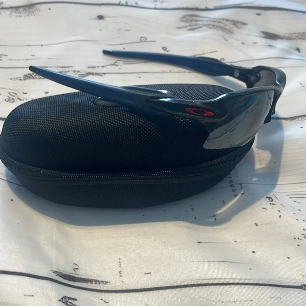 Oakley NFL NE patriots Flak 2.0 Prizm case Accessories Preowned